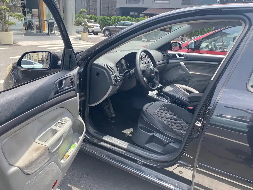 SKODA OCTAVIA 2011