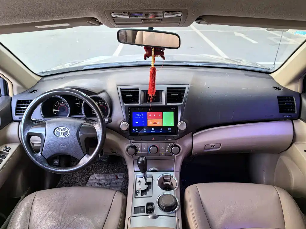 TOYOTA HIGHLANDER 2010