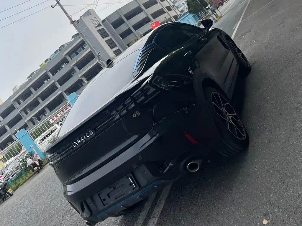 LYNK&CO 05 2020