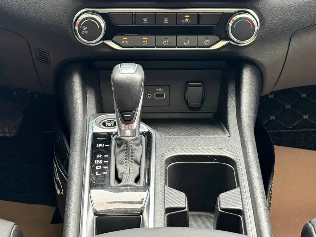 NISSAN SYLPHY 2020
