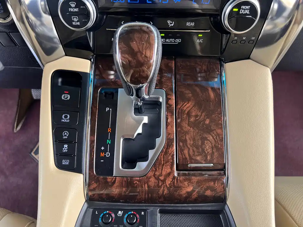 TOYOTA ALPHARD 2018