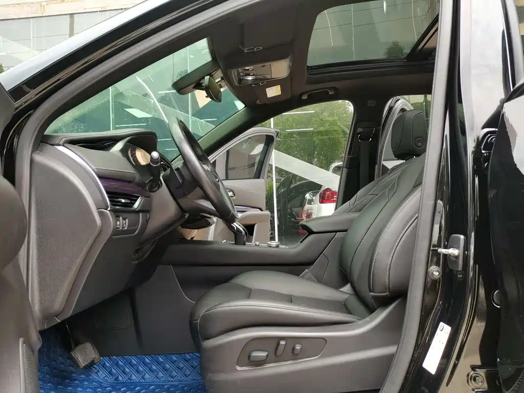 CADILLAC XT4 2021