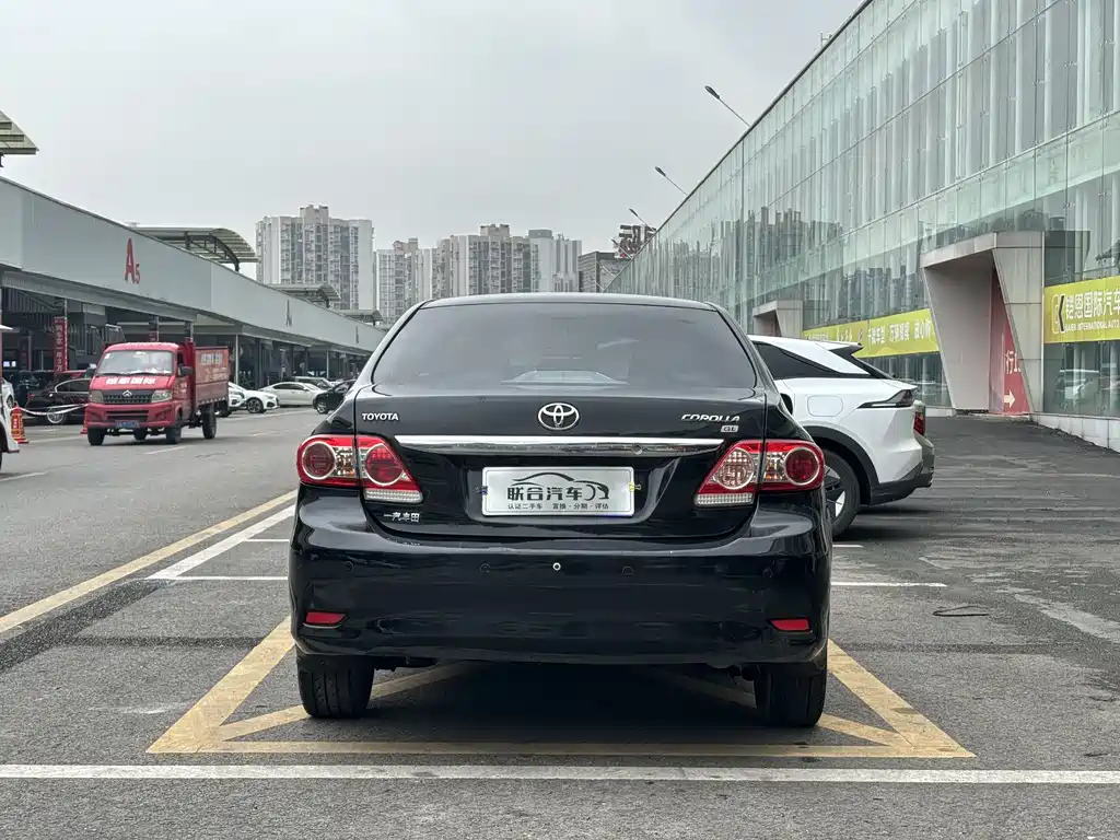 TOYOTA COROLLA 2011