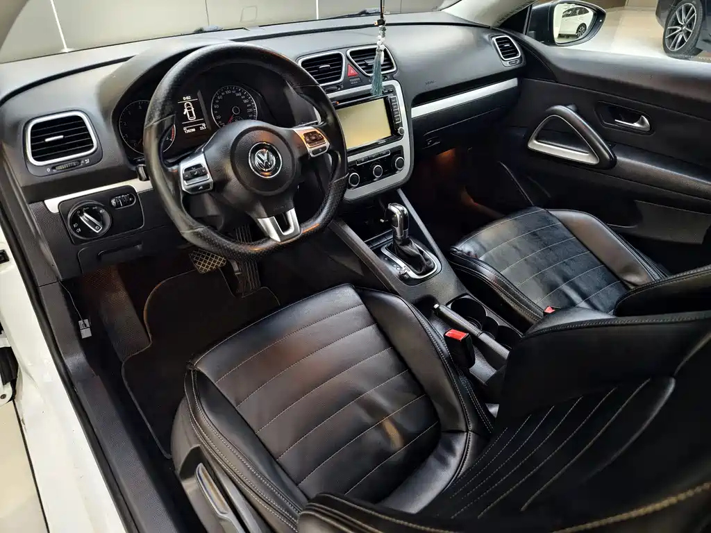 VOLKSWAGEN SCIROCCO 2012