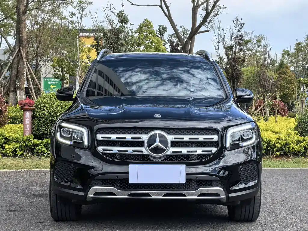 MERCEDES BENZ GLB 2023