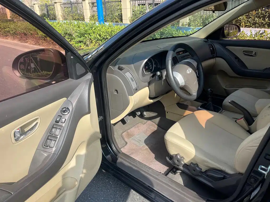 HYUNDAI CELESTA 2009