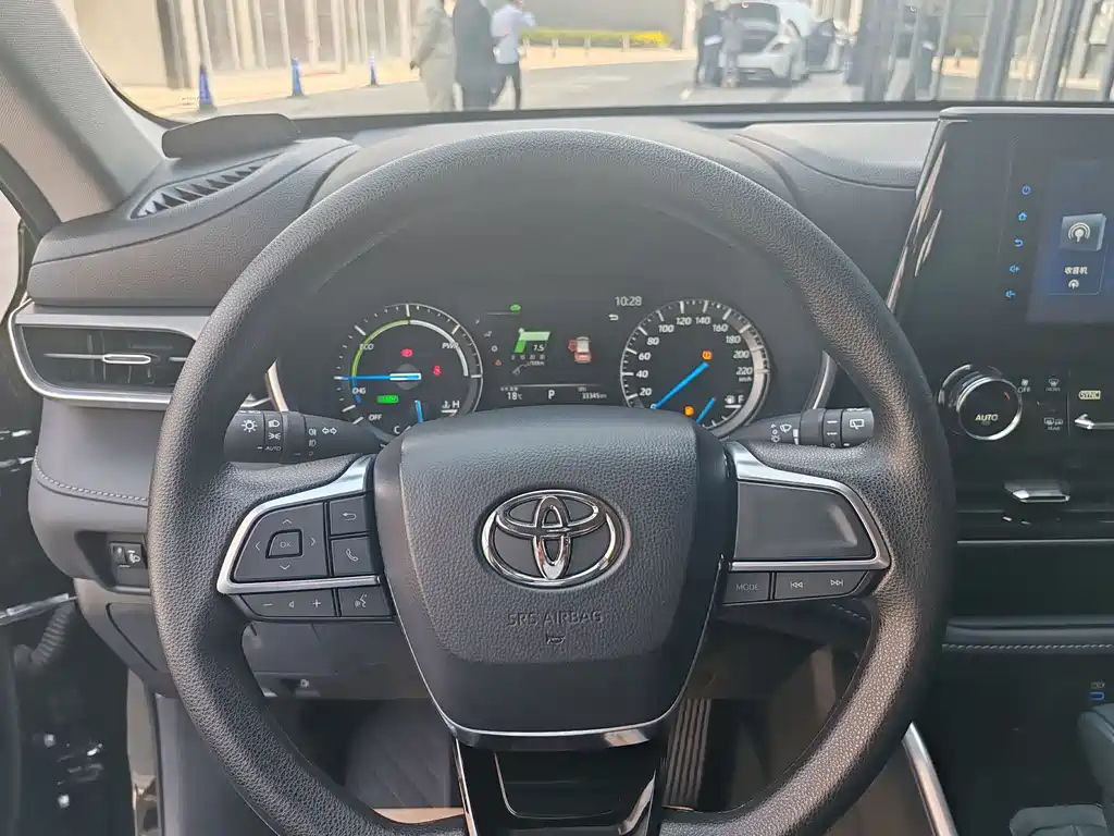 TOYOTA HIGHLANDER 2023