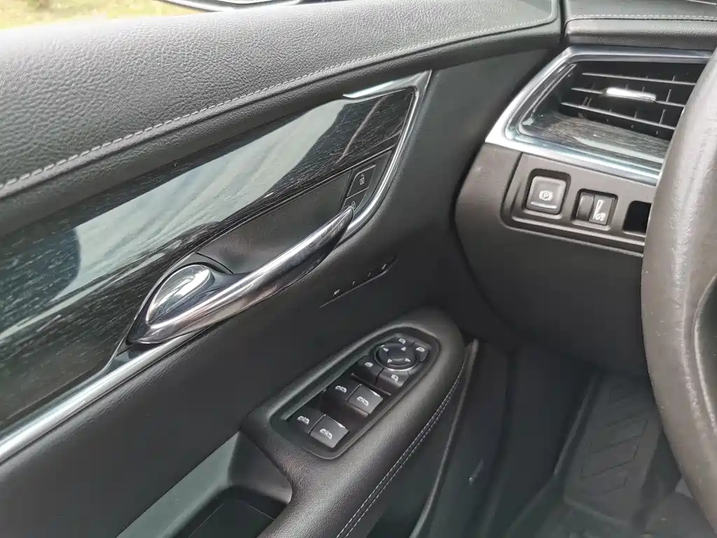 CADILLAC XT5 2020