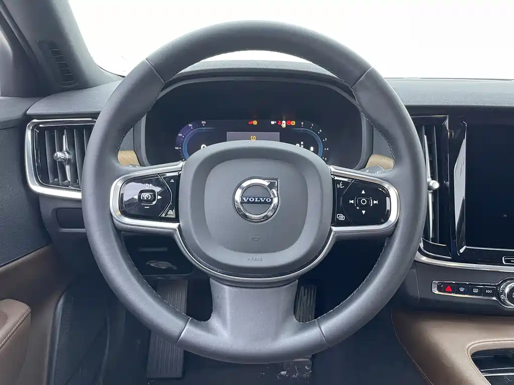 VOLVO S90 2022