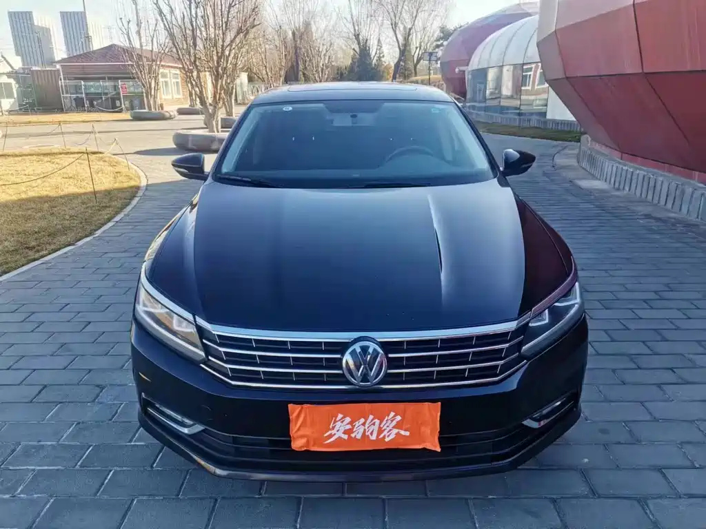 VOLKSWAGEN PASSAT 2017