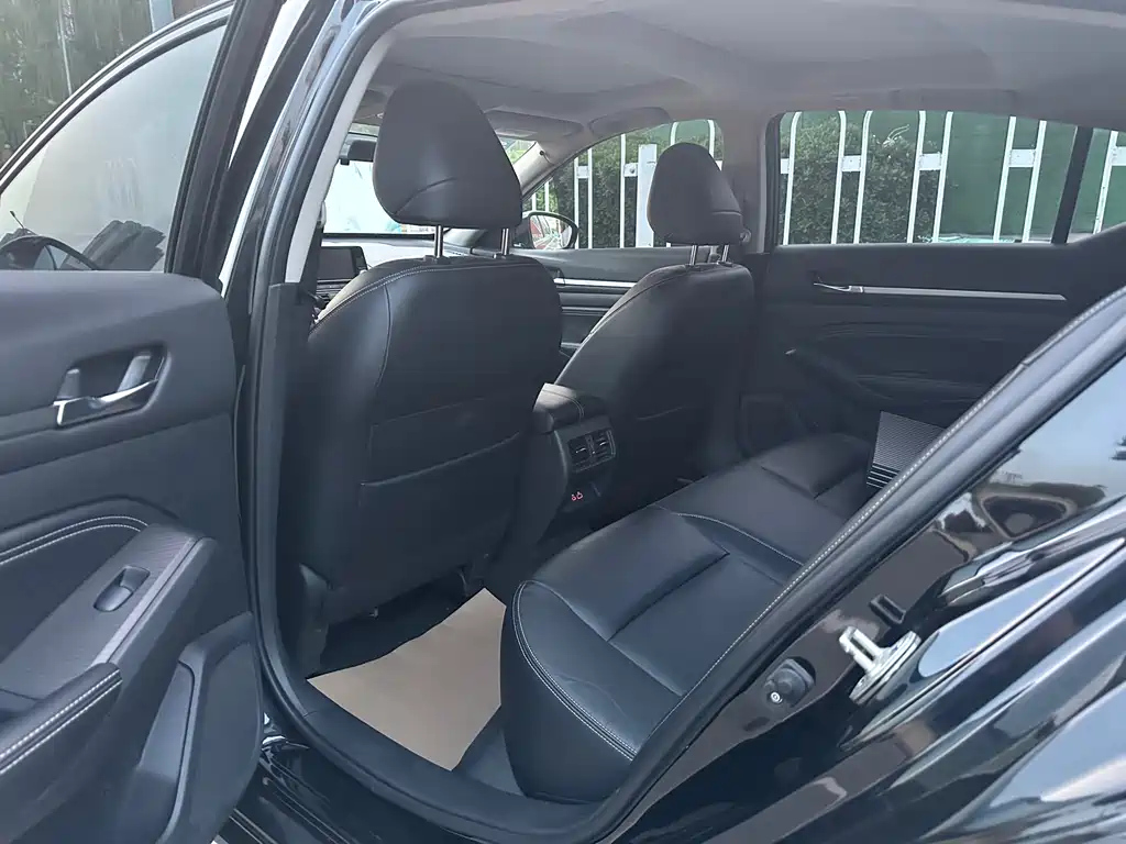 NISSAN TEANA 2019