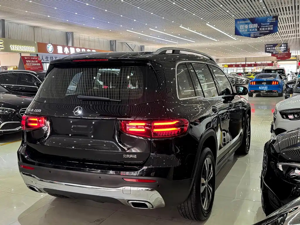 MERCEDES BENZ GLB 2024