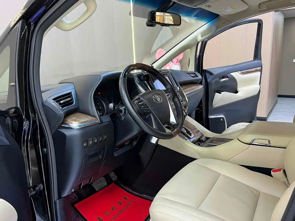 TOYOTA ALPHARD 2016