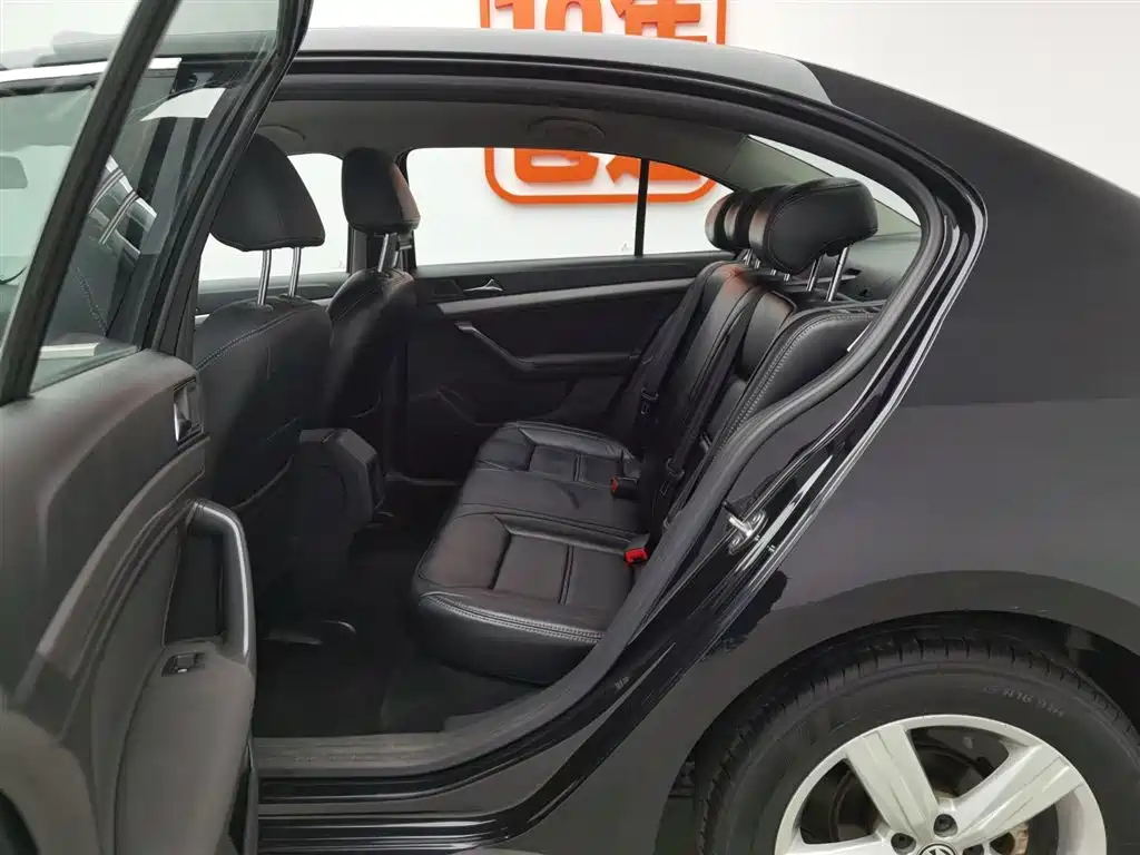 VOLKSWAGEN LAVIDA 2018