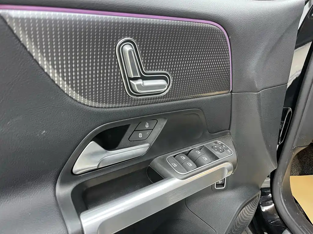 MERCEDES BENZ GLB 2022