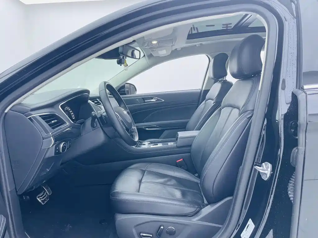 FORD TAURUS 2020