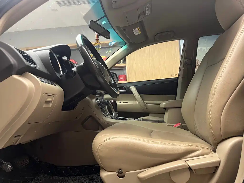 TOYOTA HIGHLANDER 2014