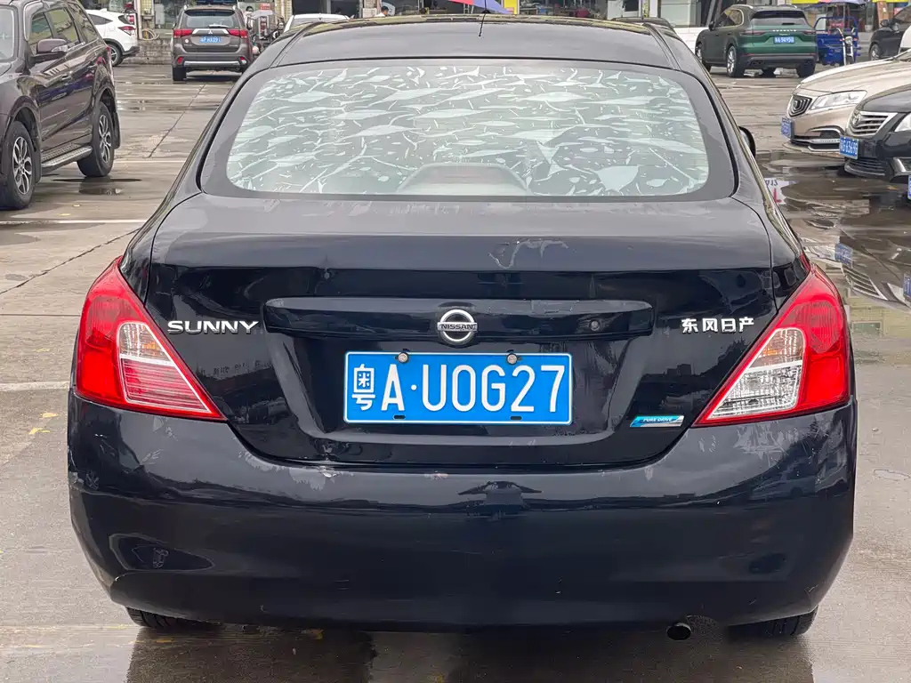 NISSAN SUNNY 2013