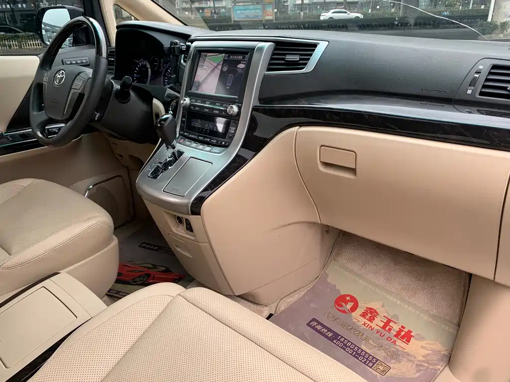 TOYOTA ALPHARD 2012