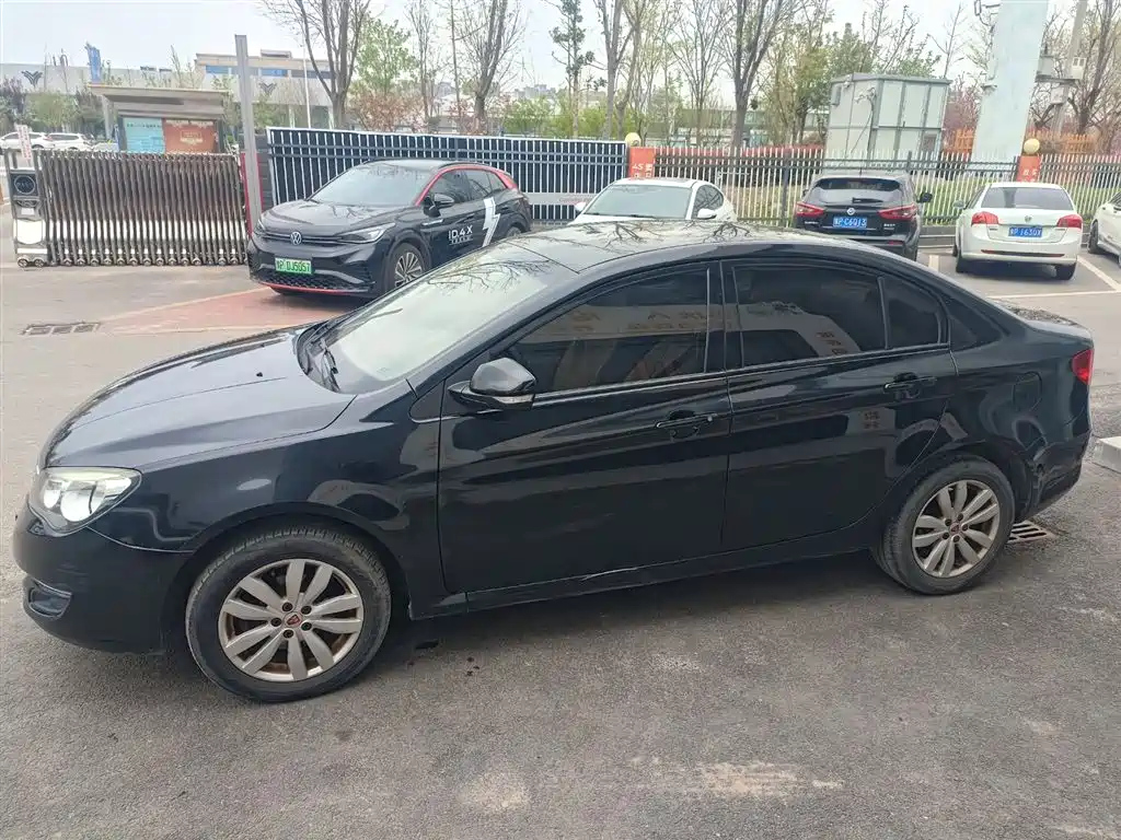 ROEWE 350 2015