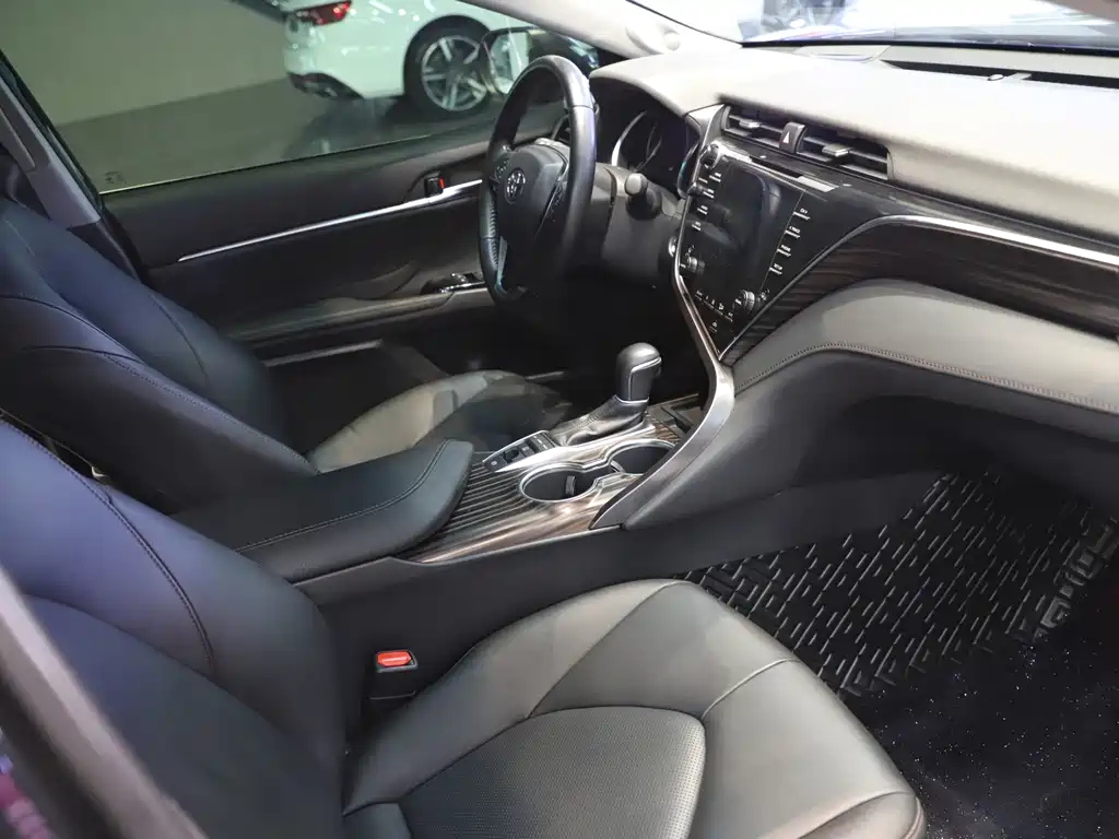 TOYOTA CAMRY 2018