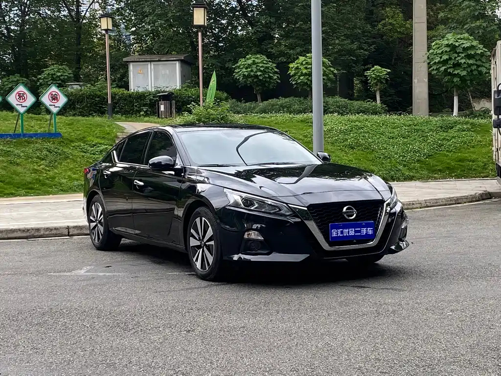 NISSAN TEANA 2022