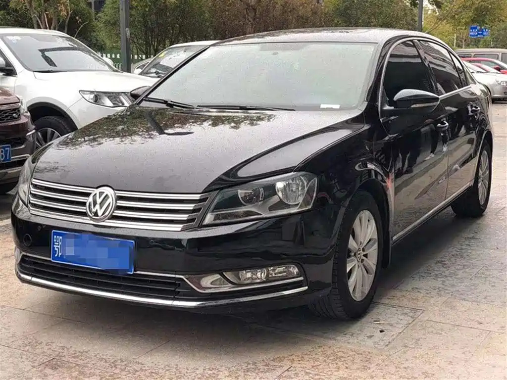 VOLKSWAGEN MAGOTAN 2011