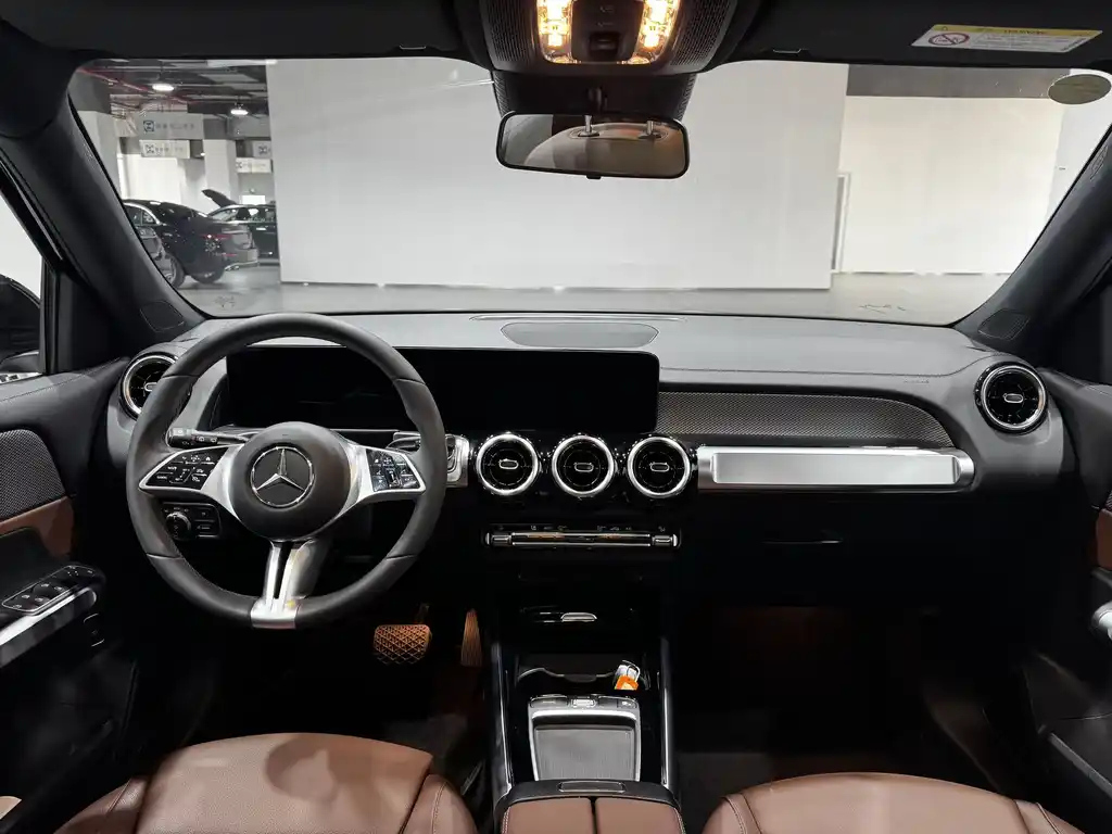 MERCEDES BENZ GLB 2024