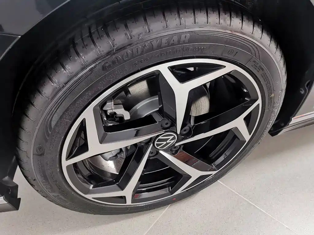VOLKSWAGEN MAGOTAN 2024