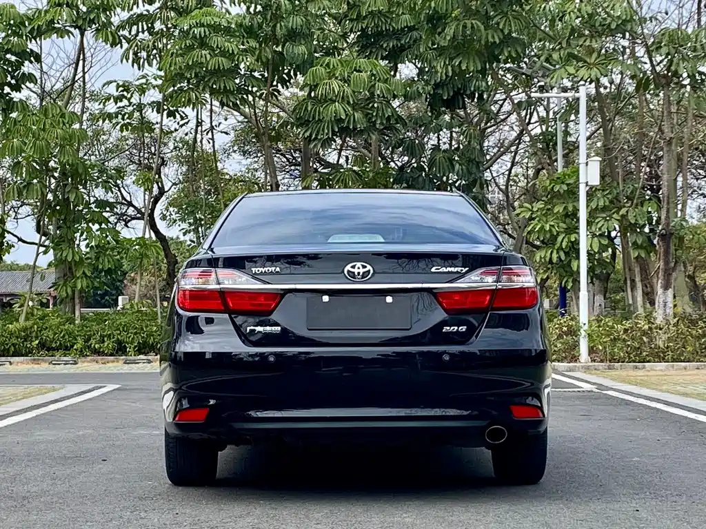 TOYOTA CAMRY 2016