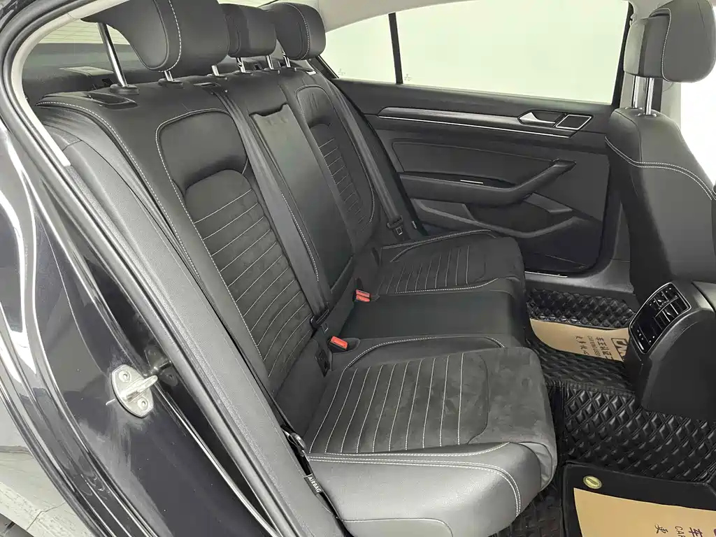 VOLKSWAGEN MAGOTAN 2022