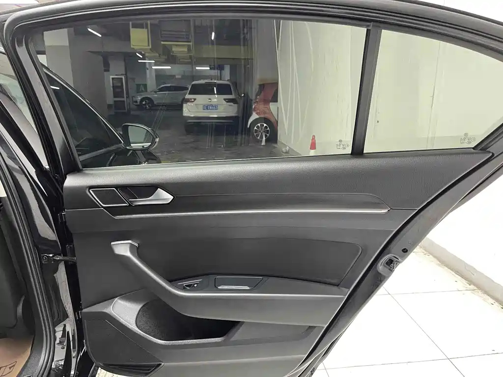 VOLKSWAGEN MAGOTAN 2022