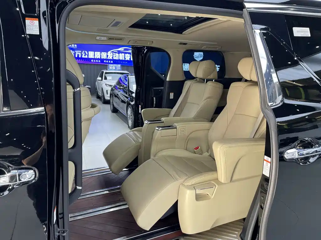 TOYOTA ALPHARD 2016