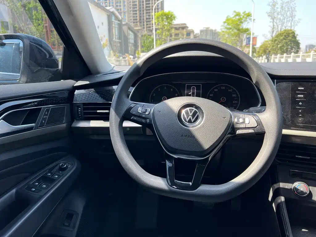 VOLKSWAGEN PASSAT 2021