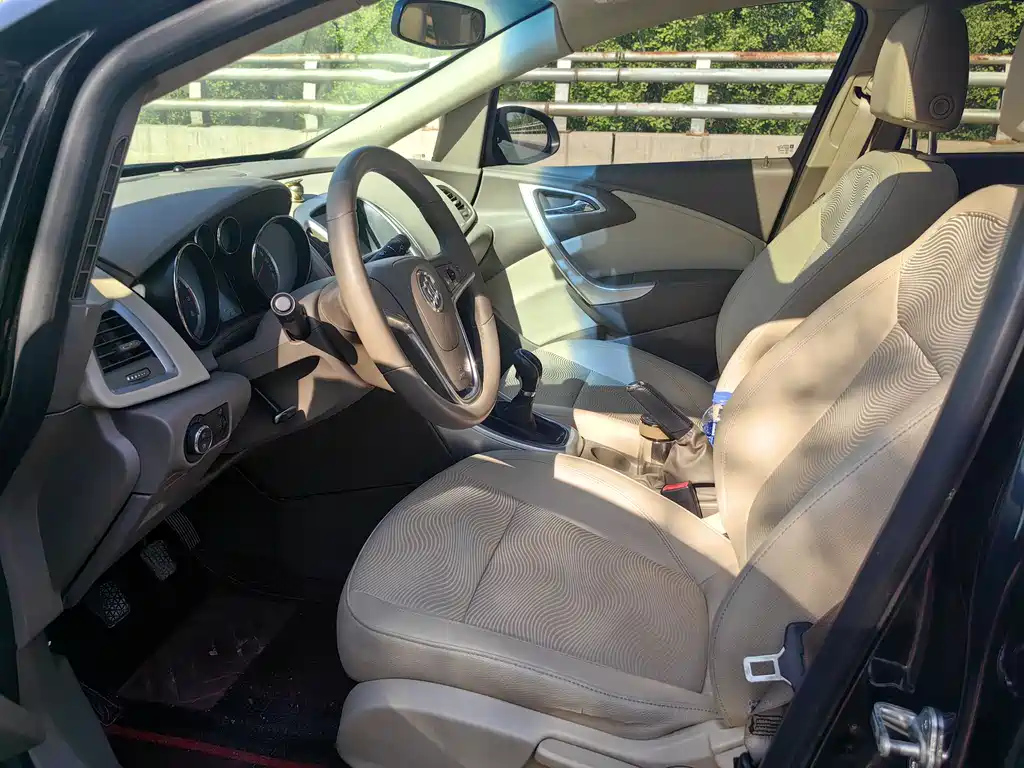 BUICK EXCELLE 2012