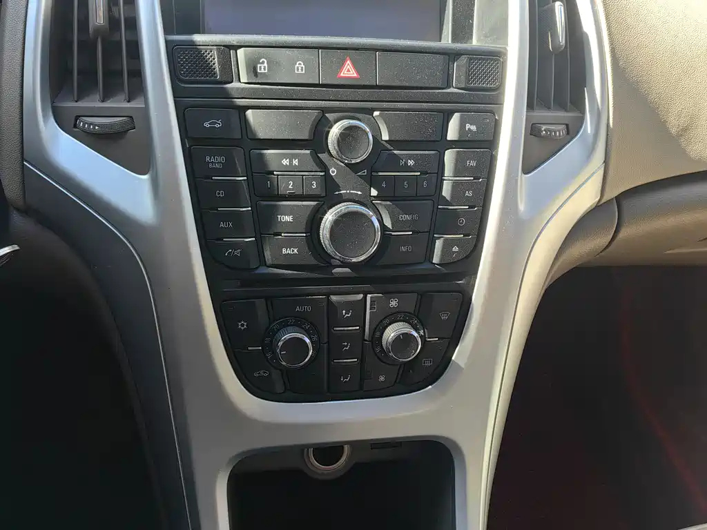 BUICK EXCELLE 2012