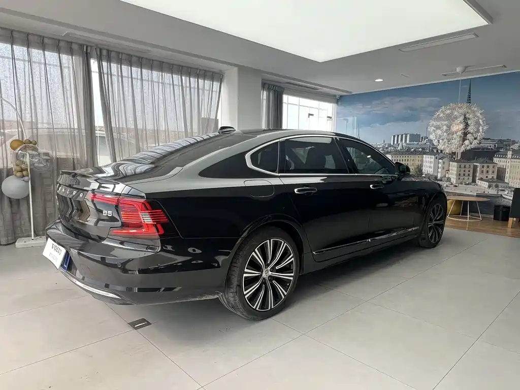 VOLVO S90 2022