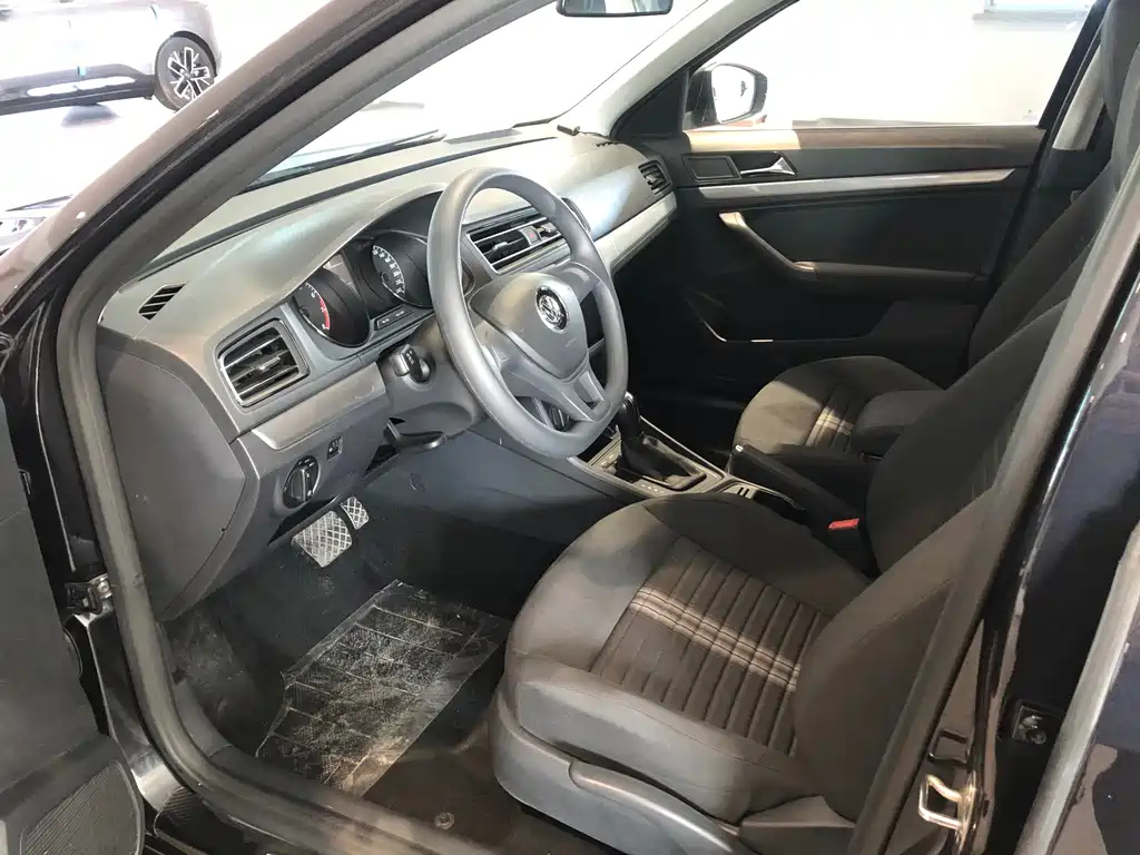 VOLKSWAGEN LAVIDA 2021