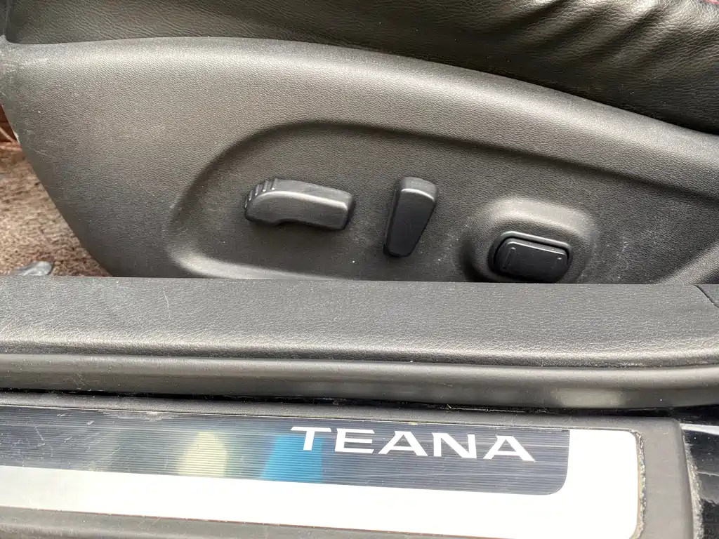 NISSAN TEANA 2017
