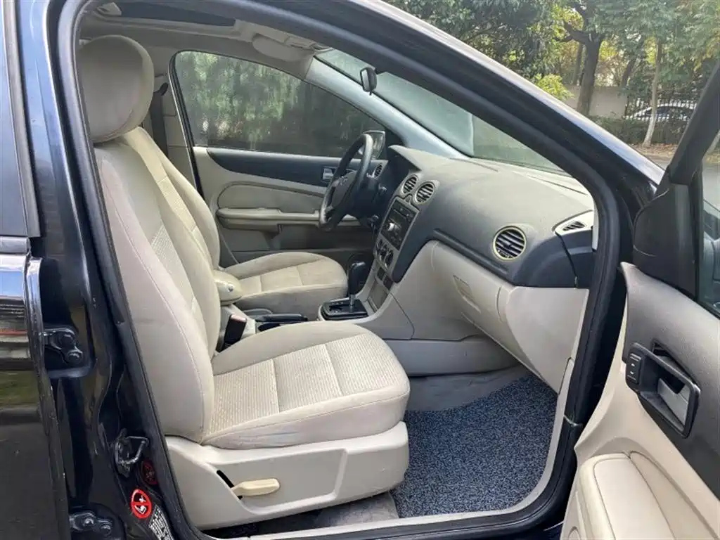 FORD FOCUS 2009