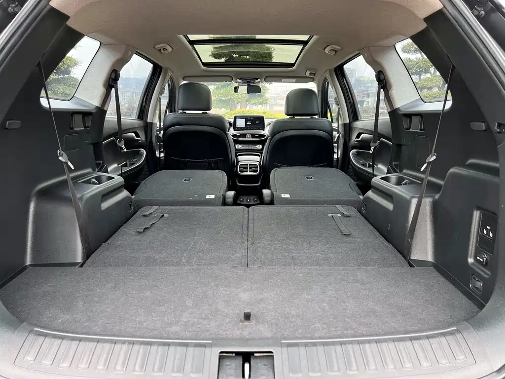 HYUNDAI SANTAFE 2019