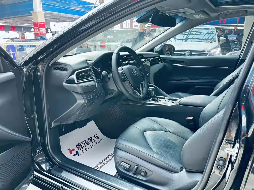 TOYOTA CAMRY 2020