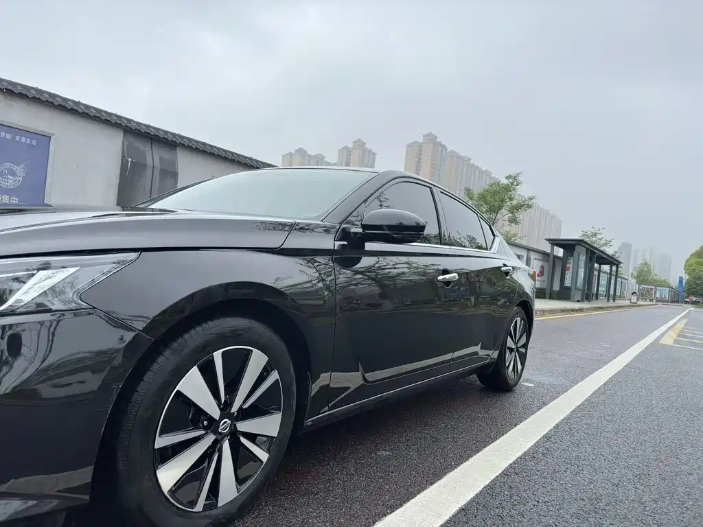 NISSAN TEANA 2022