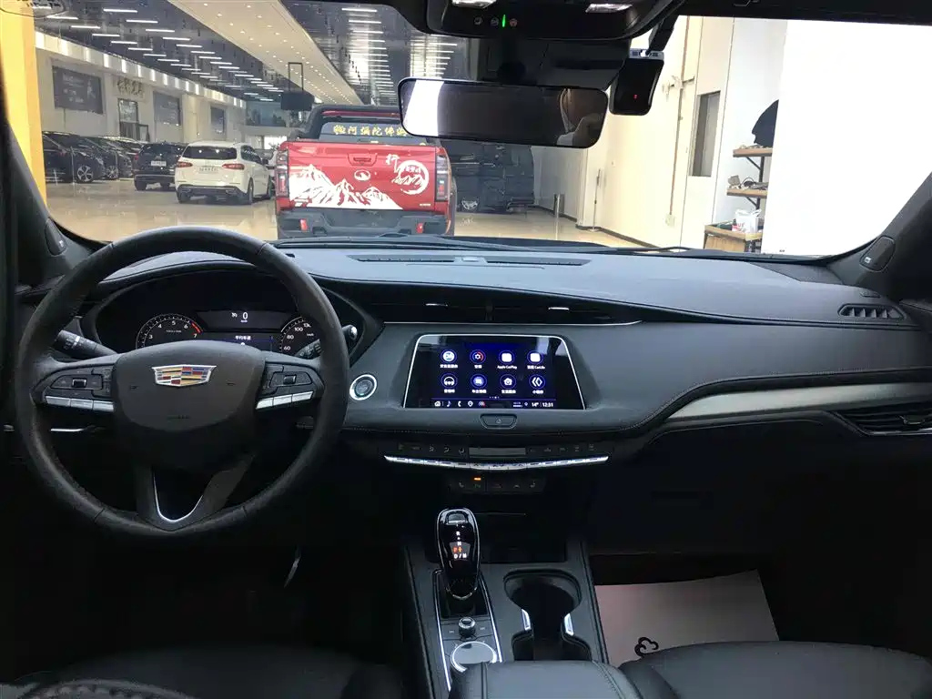 CADILLAC XT4 2023