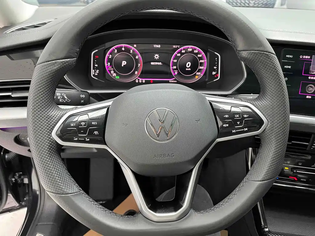 VOLKSWAGEN PASSAT 2022