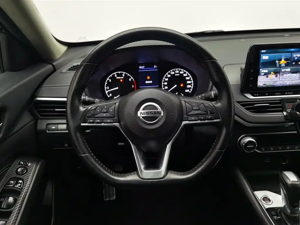 NISSAN TEANA 2020