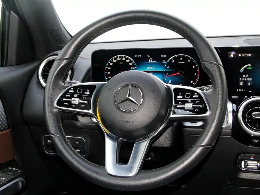 MERCEDES BENZ GLB 2023