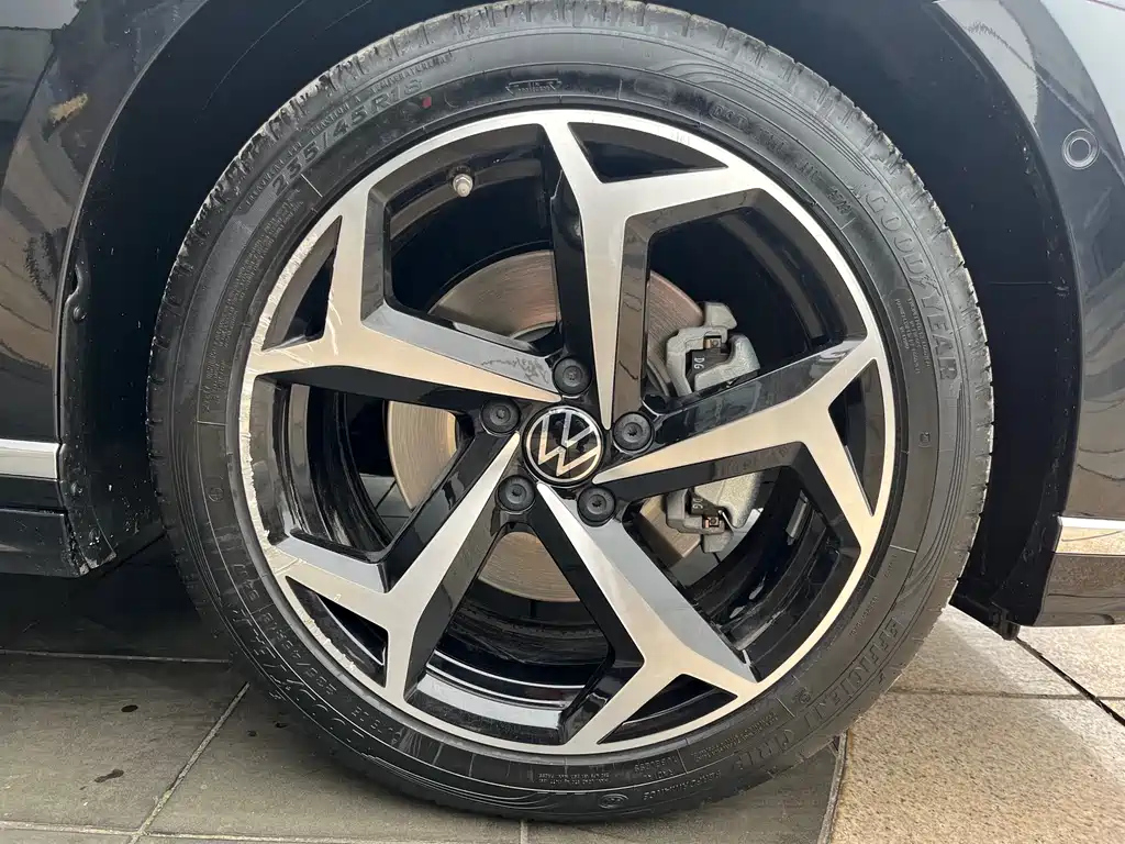 VOLKSWAGEN MAGOTAN 2024