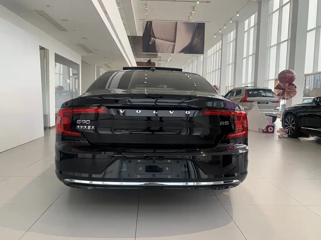VOLVO S90 2022
