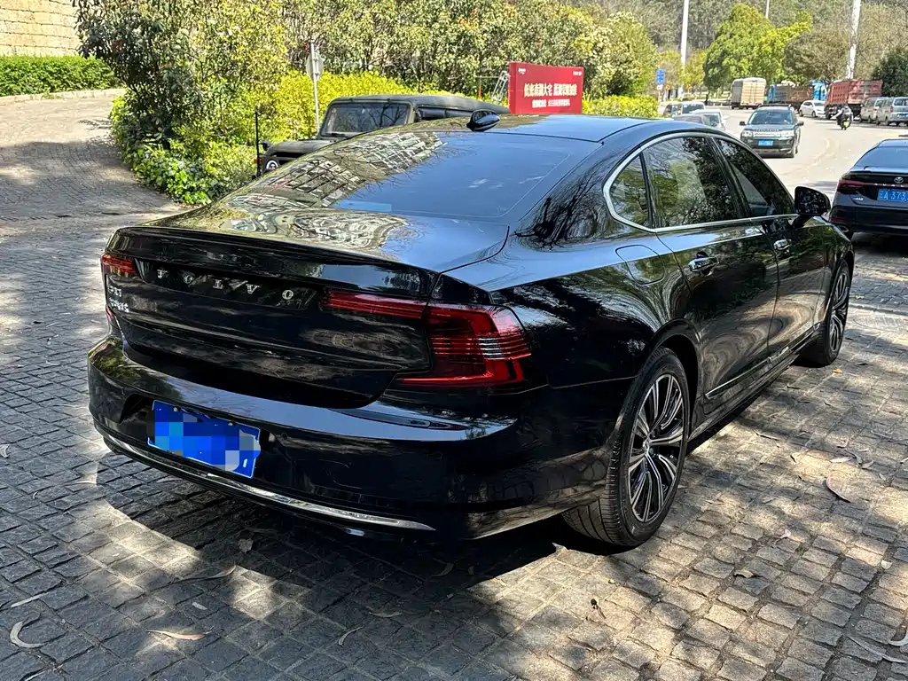VOLVO S90 2021